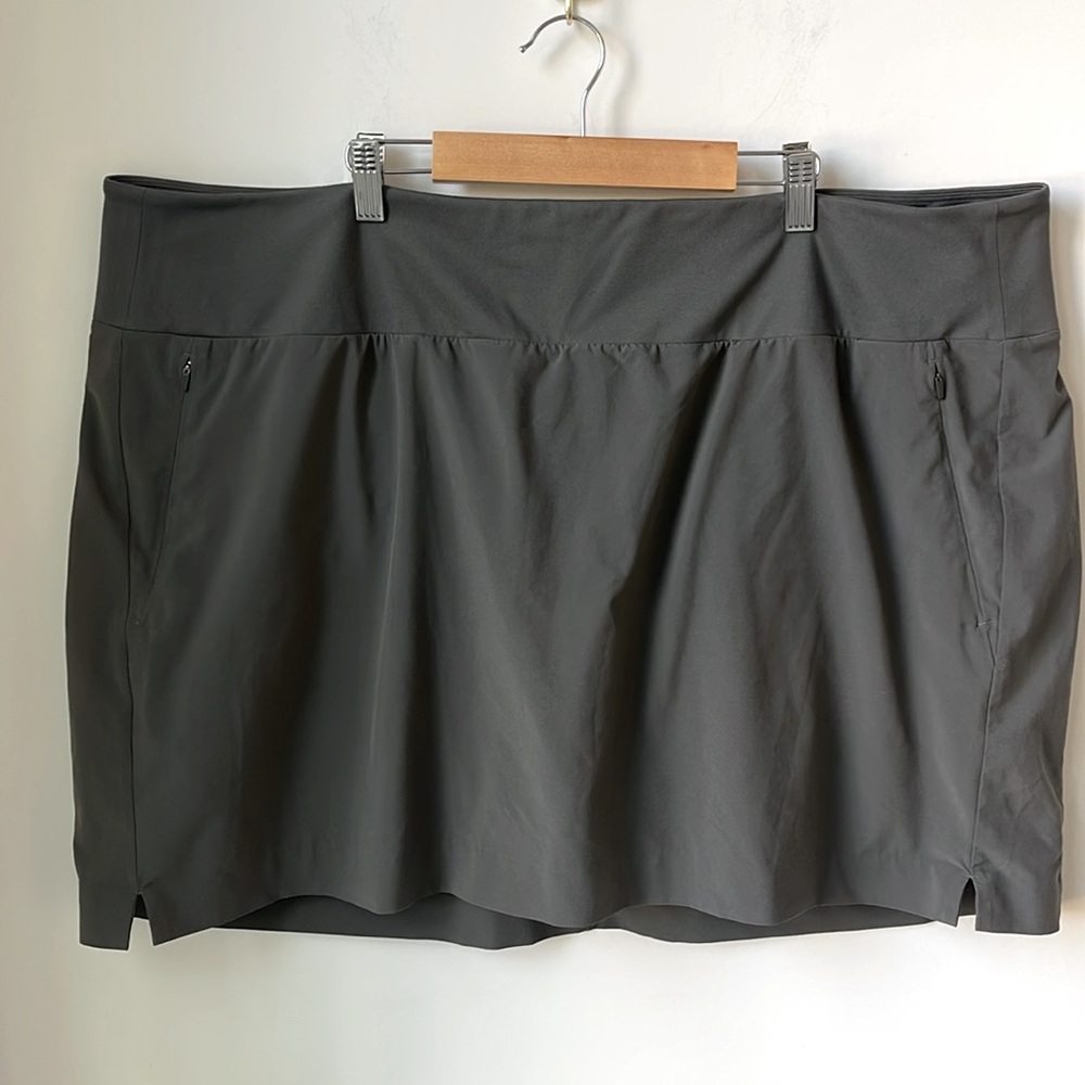 Athleta Soho Skort in Olive Green Athletic Athleisure Pickleball Pockets Size 24